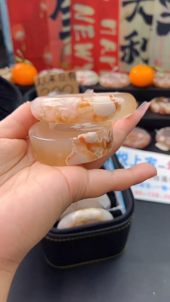 【闪购商品】石英质玉手镯未镶嵌赠送镯心（圈口）60