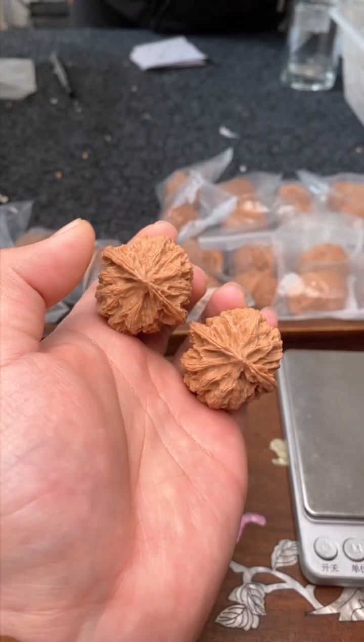 【闪购商品】文玩核桃把件G204号37尺苹果