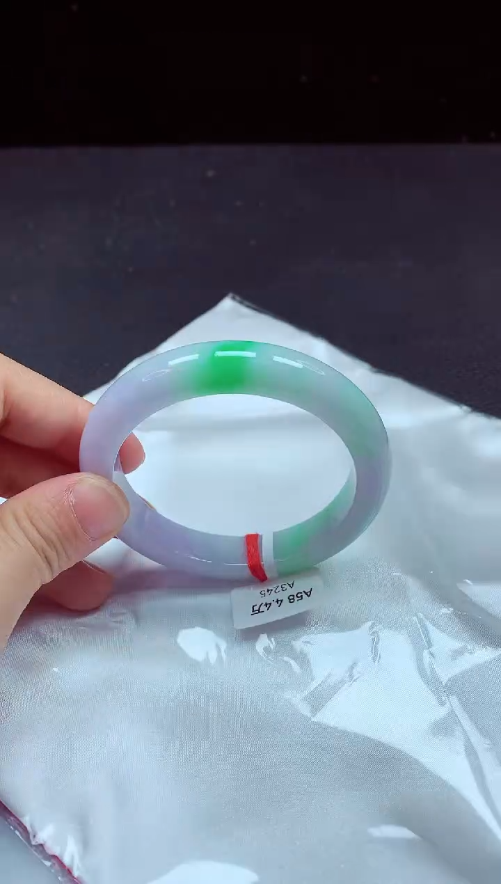 【闪购商品】翡翠手镯未镶嵌镯子58+