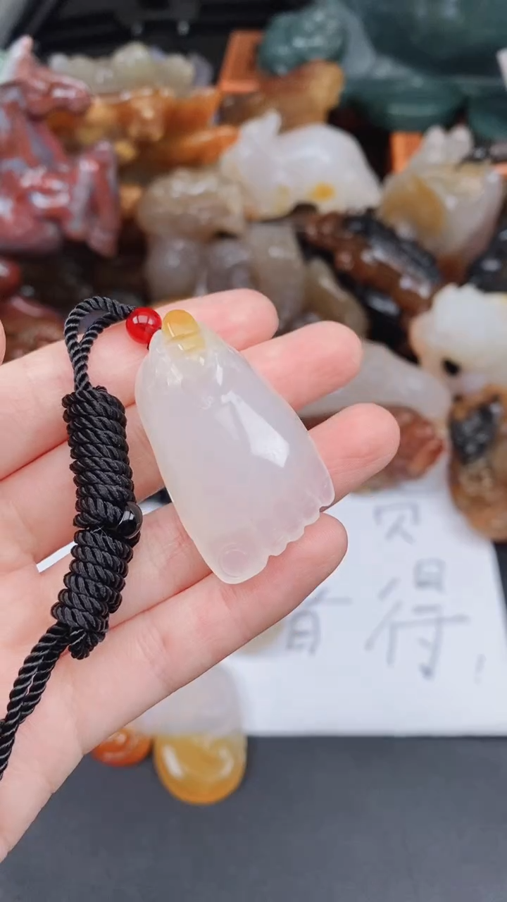 未镶嵌颈饰玛瑙/玉髓AA