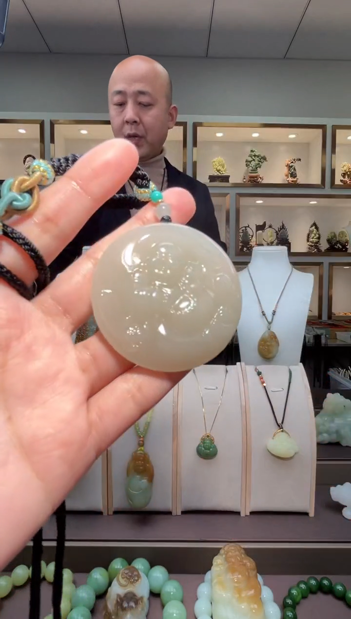 颈饰未镶嵌和田玉苏