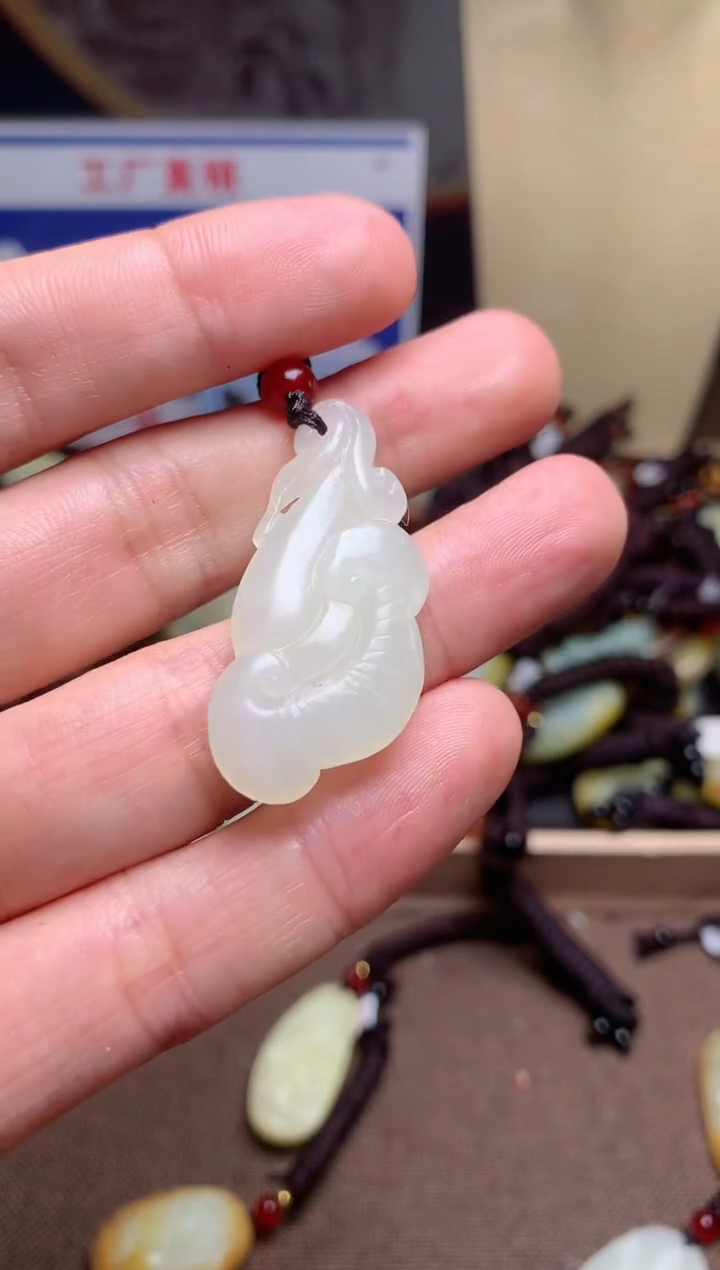 【闪购商品】和田玉颈饰未镶嵌1