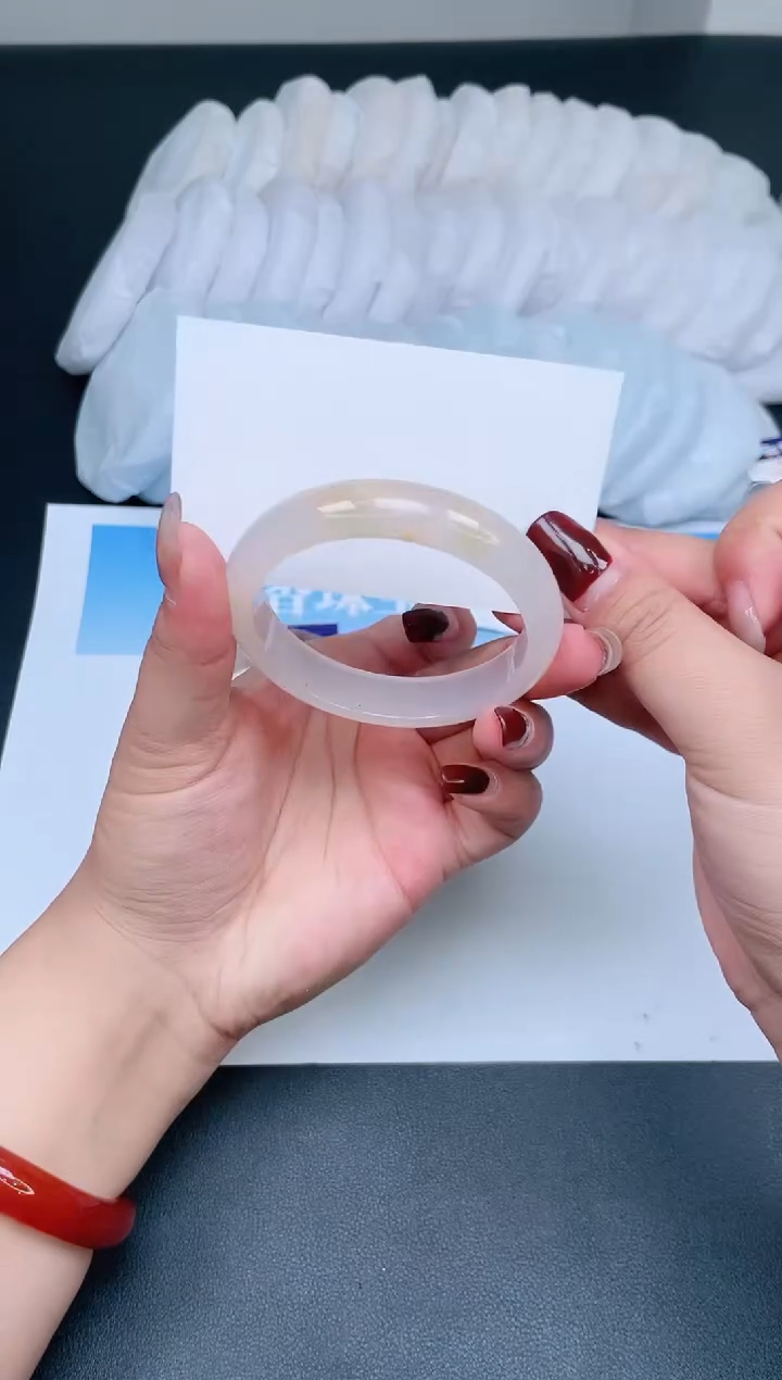 【闪购商品】石英质玉手镯未镶嵌120-56.6