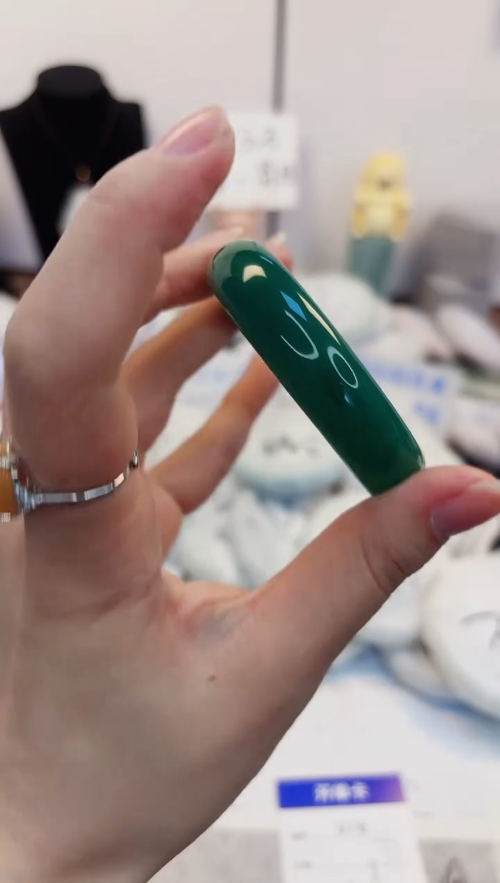 【闪购商品】石英质玉手镯未镶嵌76