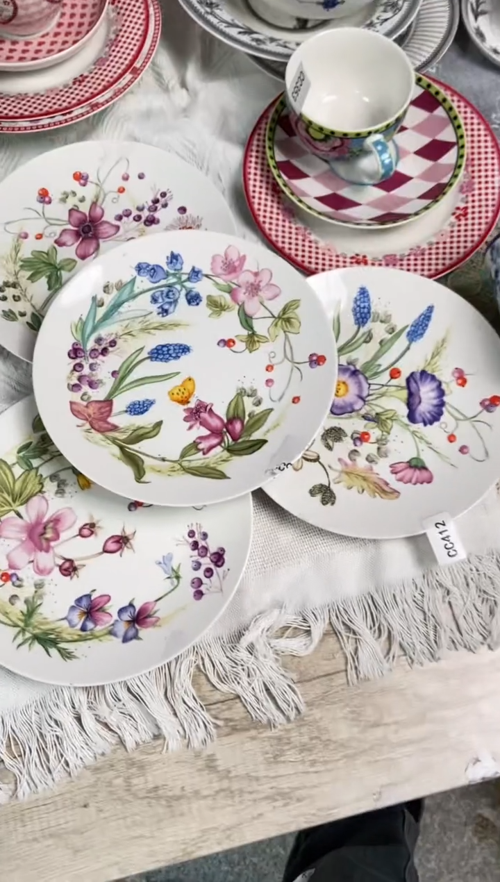 【闪购商品】瓷片陶瓷原单CC412餐具4个+礼盒