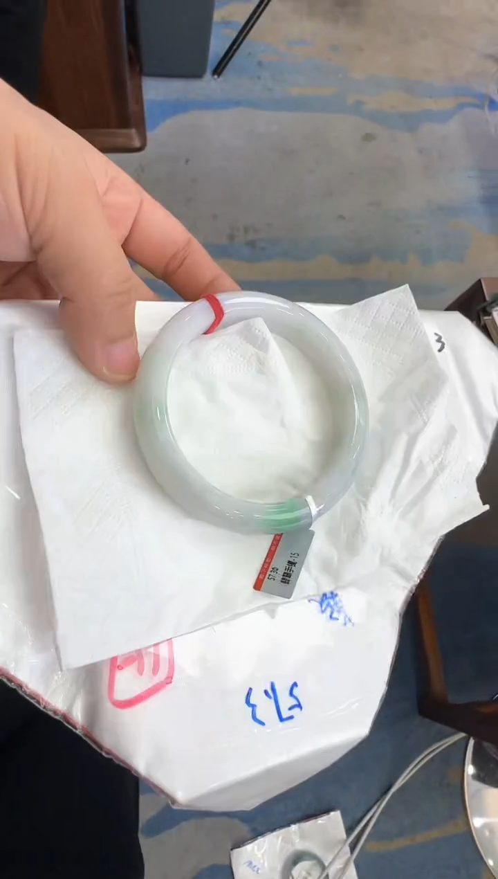 【闪购商品】定制翡翠手镯未镶嵌多样性发一SZ025