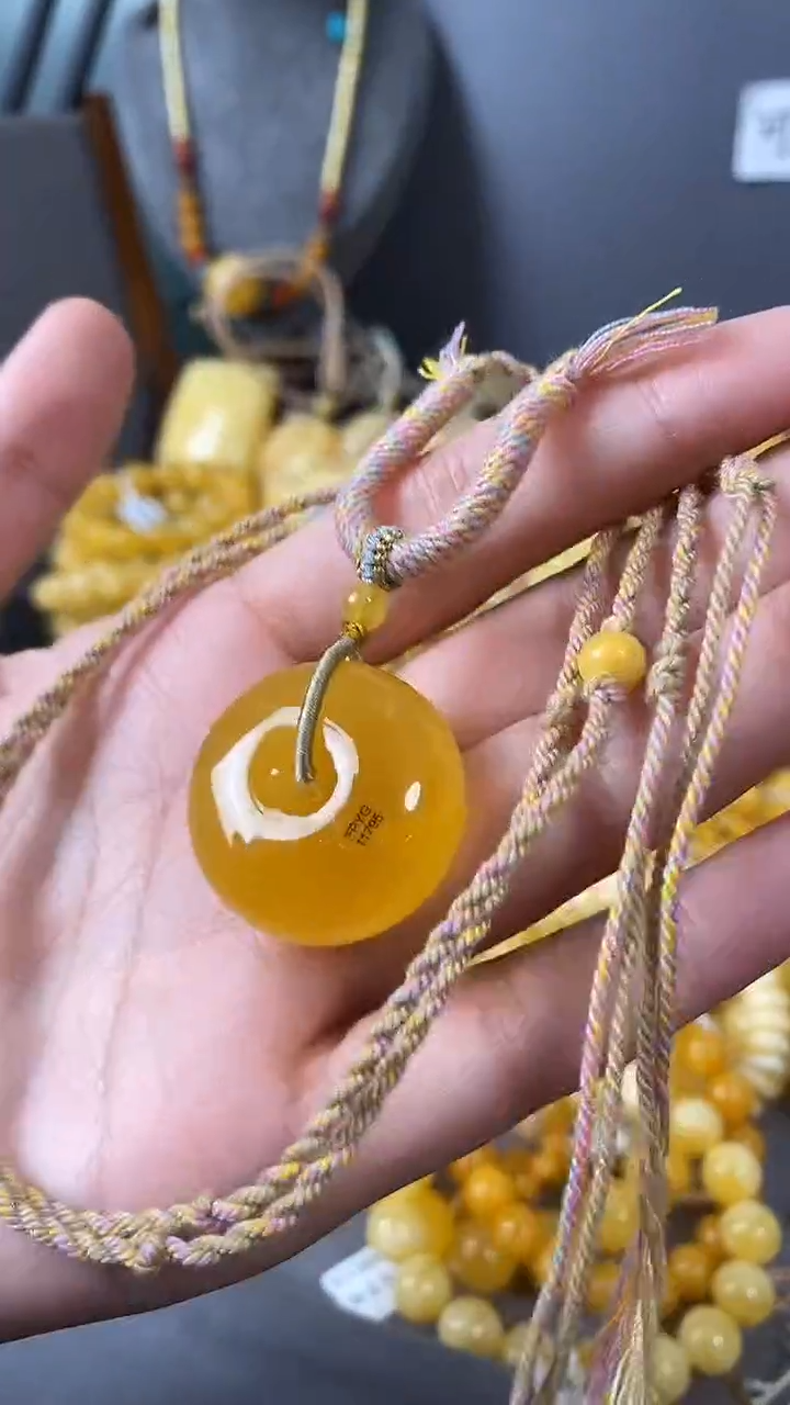 裸石琥珀未镶嵌平安扣6.47克