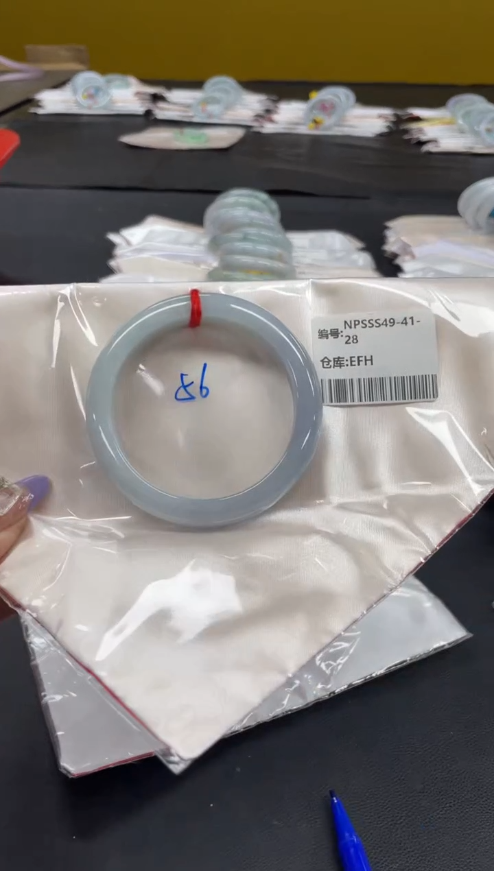 未镶嵌手镯翡翠翡翠手镯