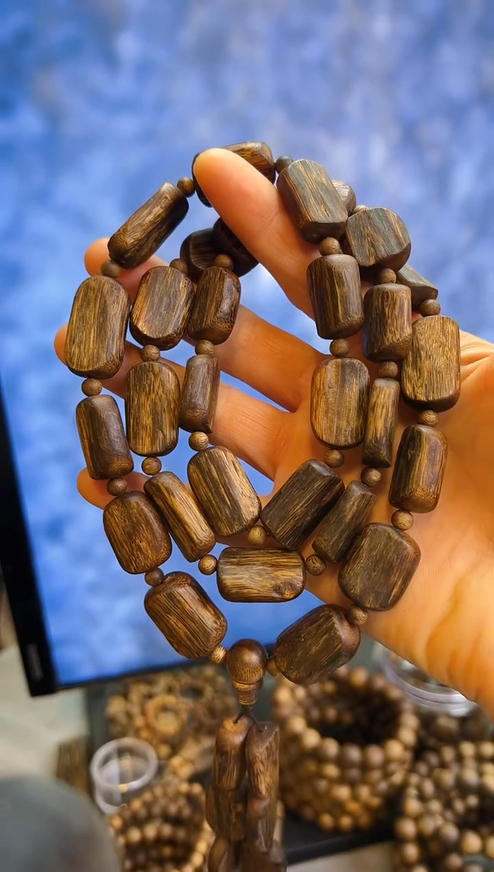 【闪购商品】沉香手串棋楠透顶绿手串