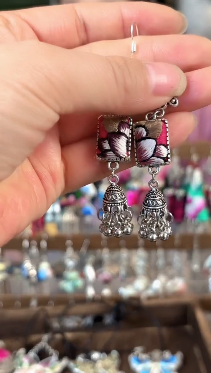 彩云南阁非遗老绣苗银饰品506