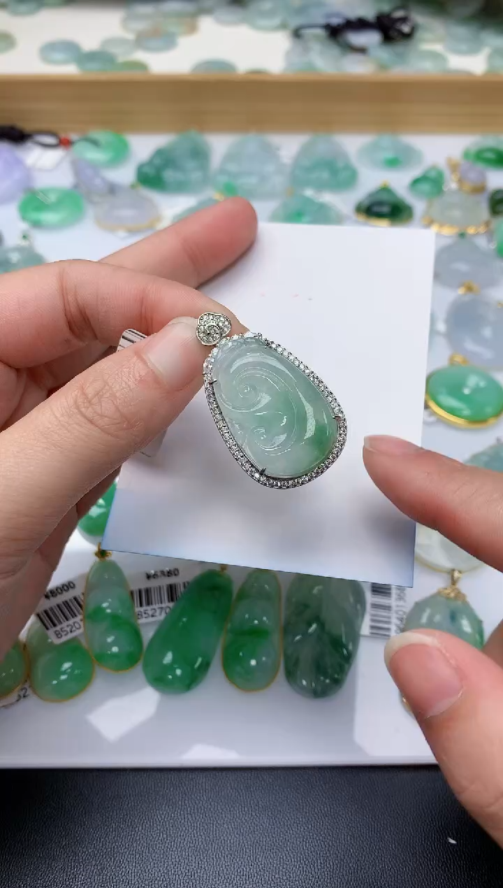 颈饰银S925镶嵌翡翠天然A货