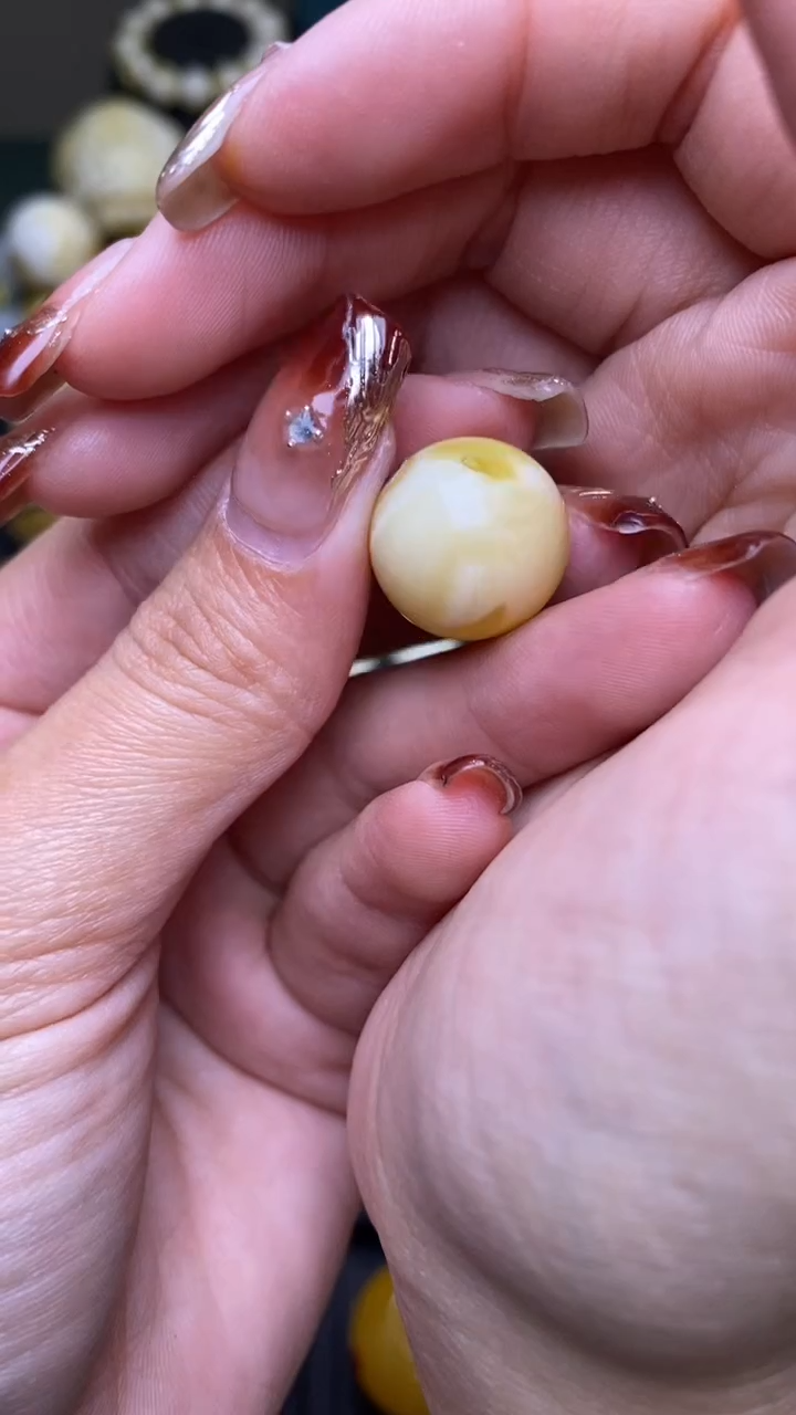 【闪购商品】琥珀裸石未镶嵌葵.101