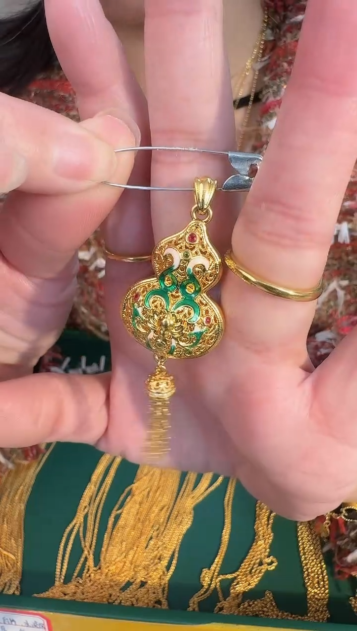 流苏葫芦吊坠2.60 （附带礼盒包装）