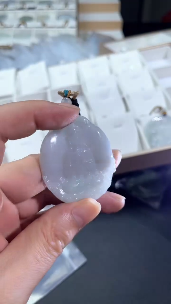 翡翠未镶嵌颈饰7/31/077