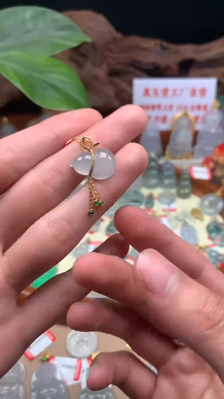 【闪购商品】翡翠吊坠(不含链)18K金镶嵌葫芦