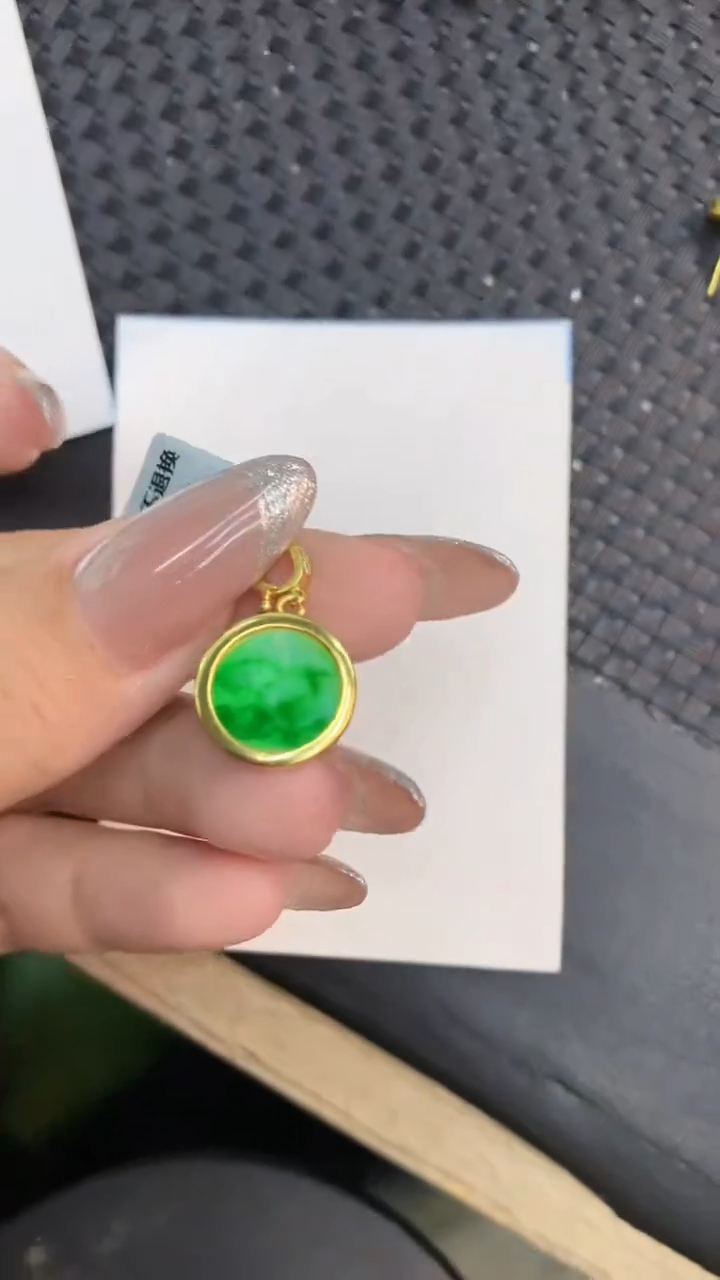 颈饰未镶嵌翡翠1