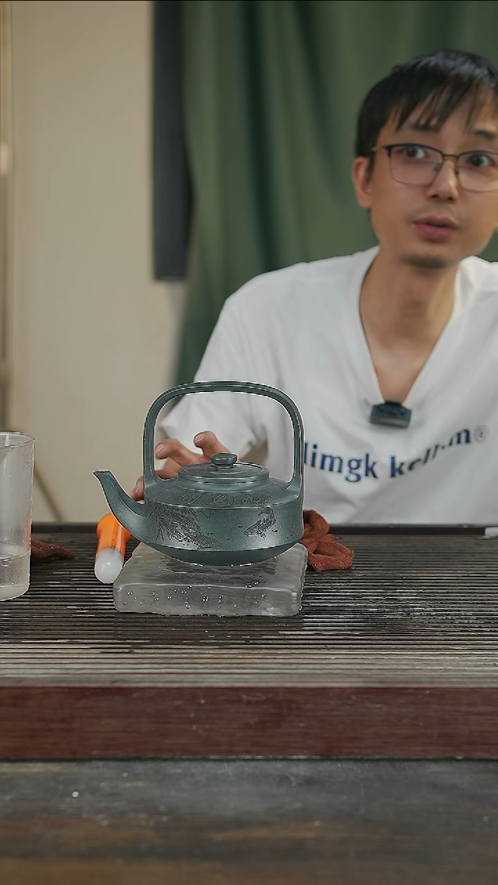 茶壶紫砂正高，带证700CC258号