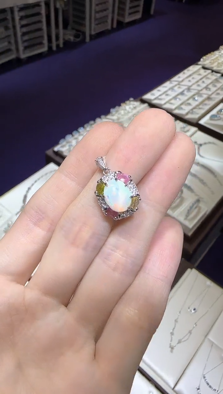 【闪购商品】欧泊珠宝奇石银S925镶嵌吊坠10*8mm