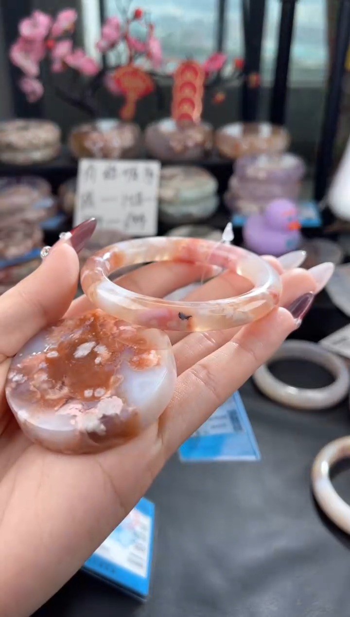 【闪购商品】石英质玉手镯未镶嵌50