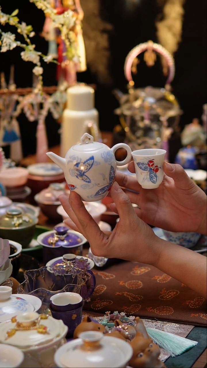 【闪购商品】蝴蝶美人尖壶+一杯