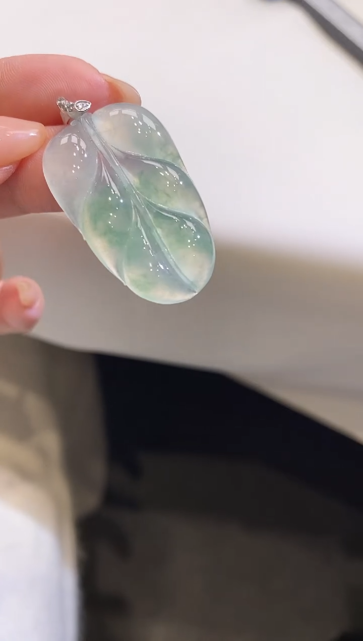 吊坠(不含链)足金镶嵌翡翠叶子