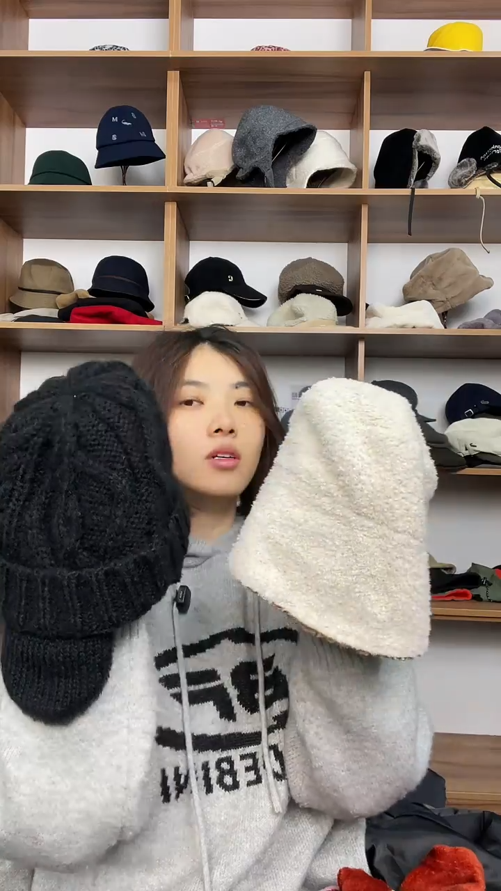 头层牛皮革儿童双面渔夫白+针织护耳黑