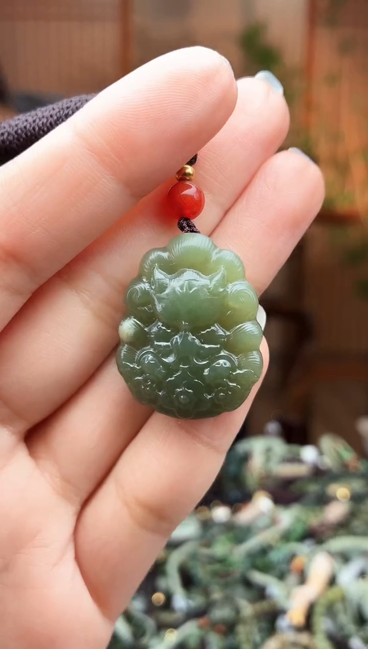 颈饰未镶嵌和田玉1