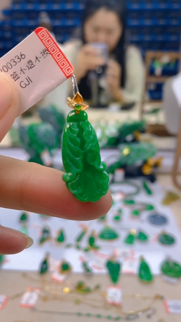 颈饰18K金镶嵌翡翠新号开播 全场乱卖