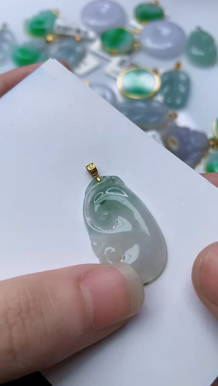 【闪购商品】翡翠颈饰18K金镶嵌97...........