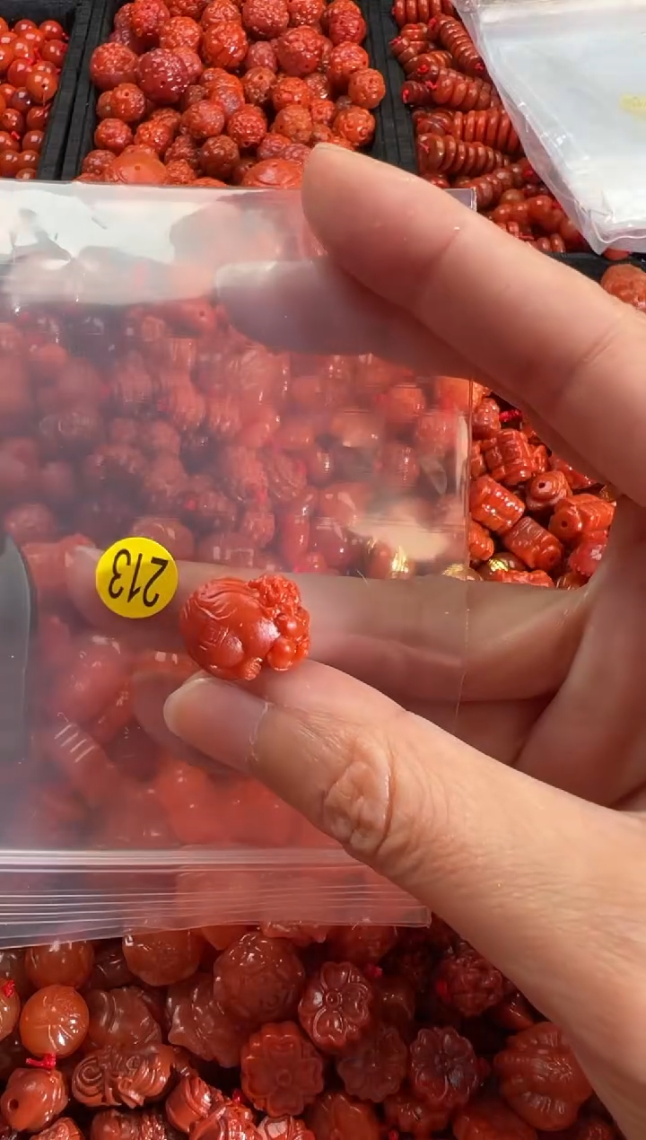 【闪购商品】南红玛瑙颈饰未镶嵌2