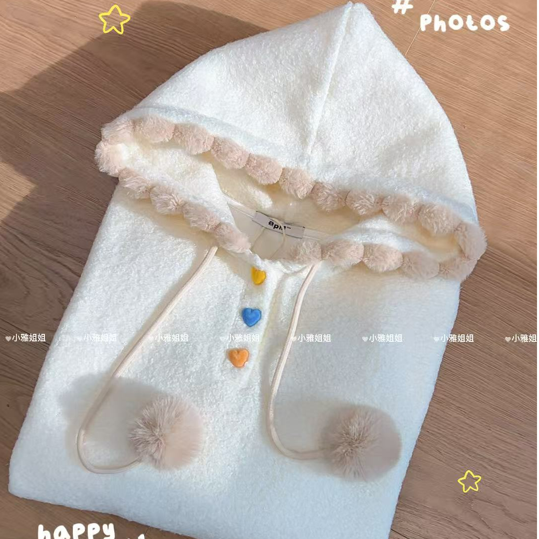 小雅姐姐 韩系植绒爱心彩扣大毛球软糯连帽卫衣KI35