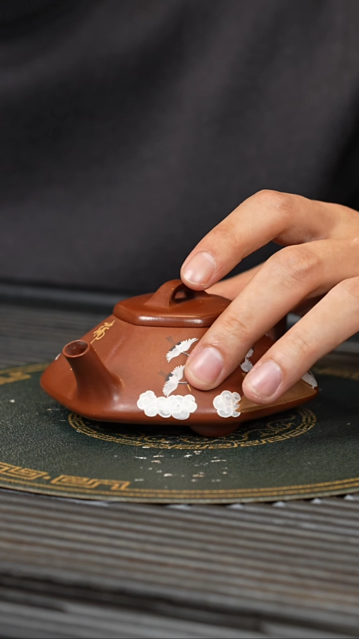 【闪购商品】紫砂茶壶HT 玫红紫泥 六方瑞鹤 230cc