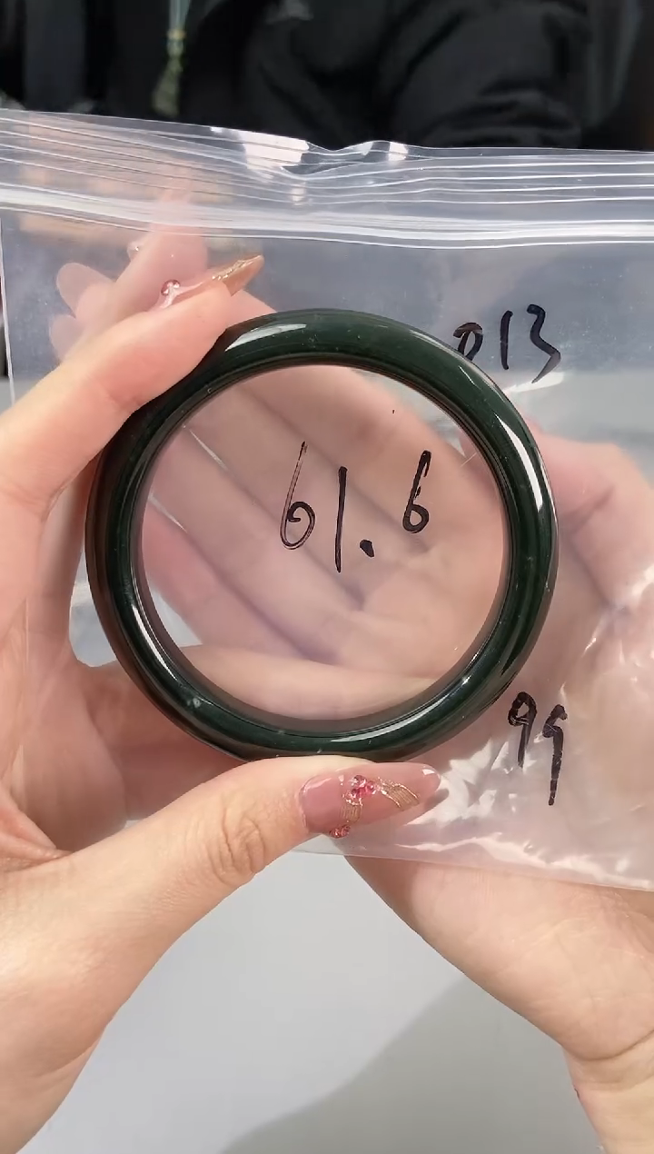 【闪购商品】和田玉手镯未镶嵌和田玉手镯013