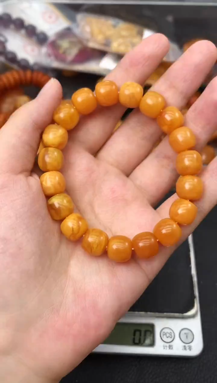 蜜蜡未镶嵌珠宝奇石186