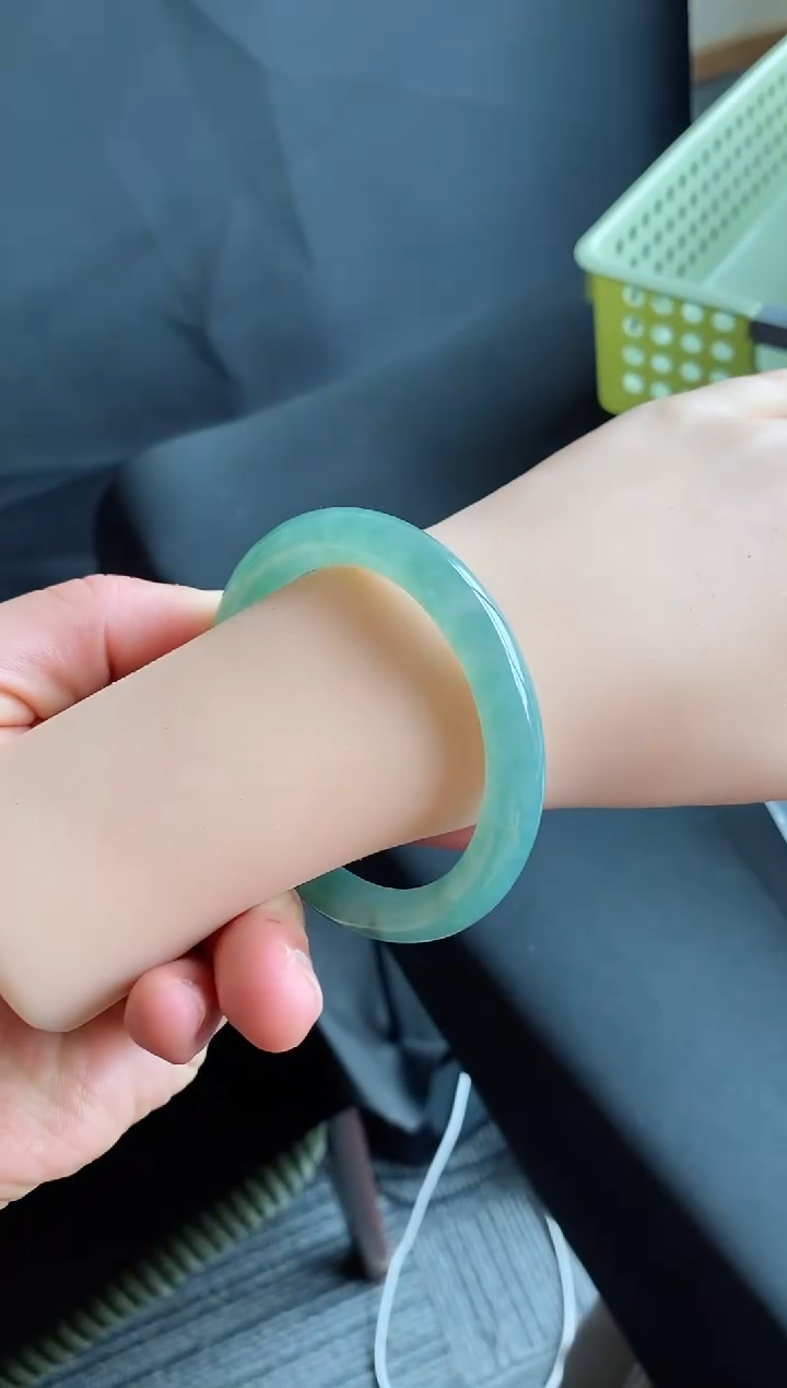 【闪购商品】翡翠手镯未镶嵌27号55.7*9.1*8.9正圈