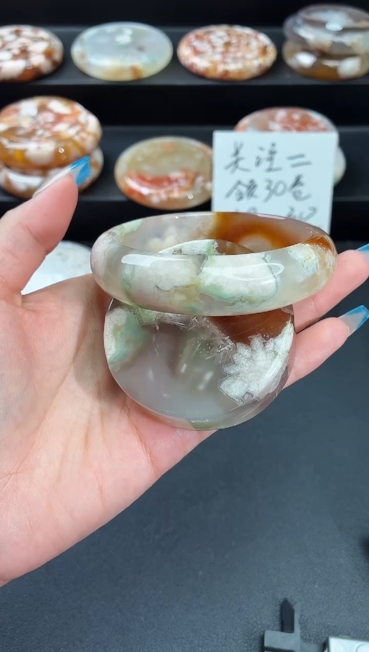 手镯玛瑙/玉髓未镶嵌嫣*?石英质玉59圈58/59带(赠送镯心)