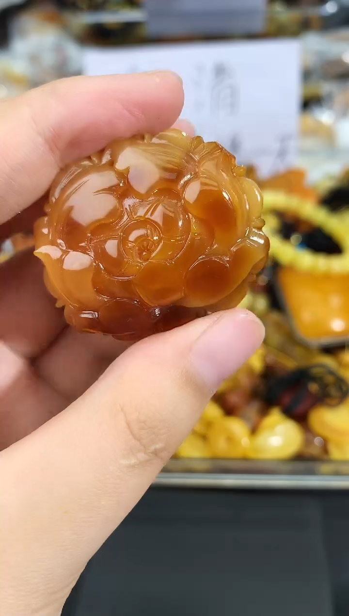 蜜蜡未镶嵌珠宝奇石68
