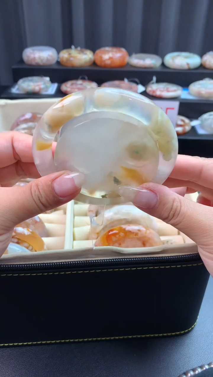 未镶嵌手镯石英质玉（61圈口）赠送镯心