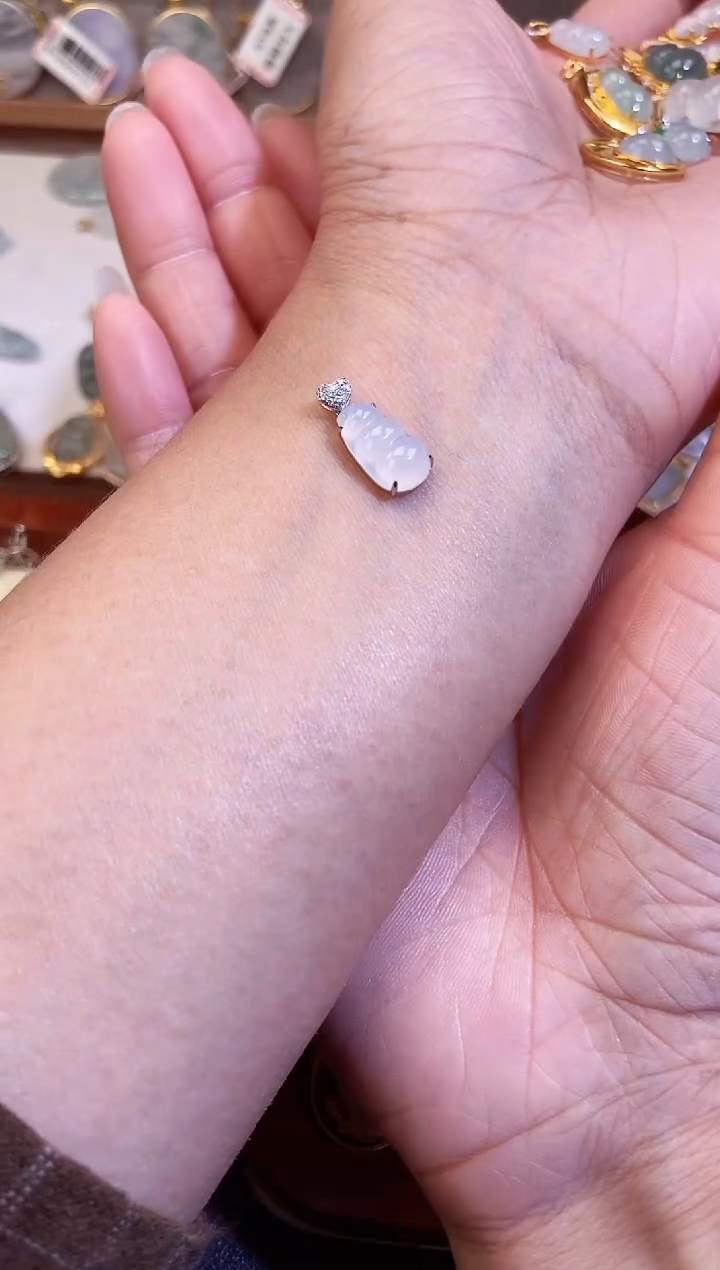 【闪购商品】翡翠颈饰18K金镶嵌11111111