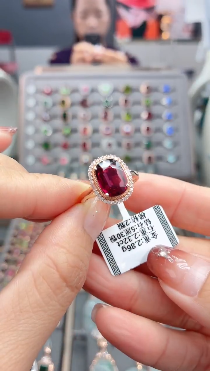 18K金镶嵌戒指碧玺露2.32