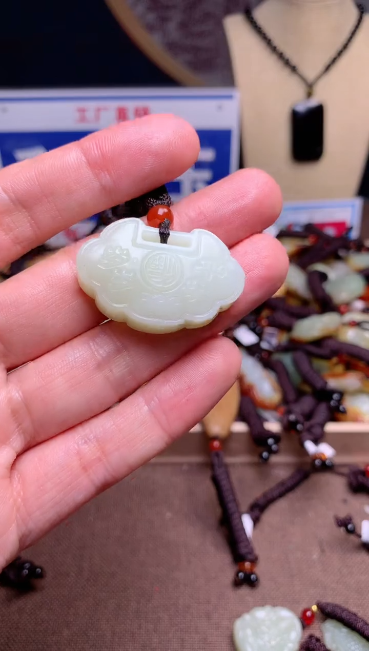 【闪购商品】和田玉颈饰未镶嵌1