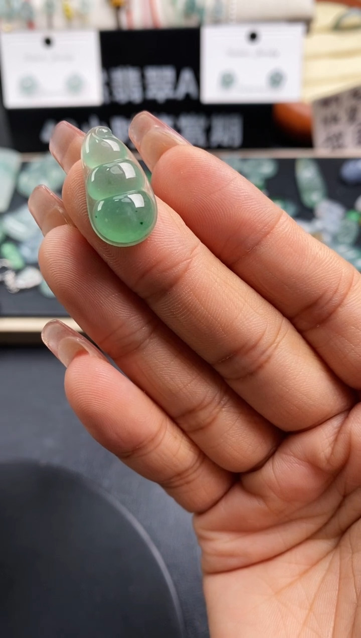翡翠裸石福豆1000定向 飘落冰雹