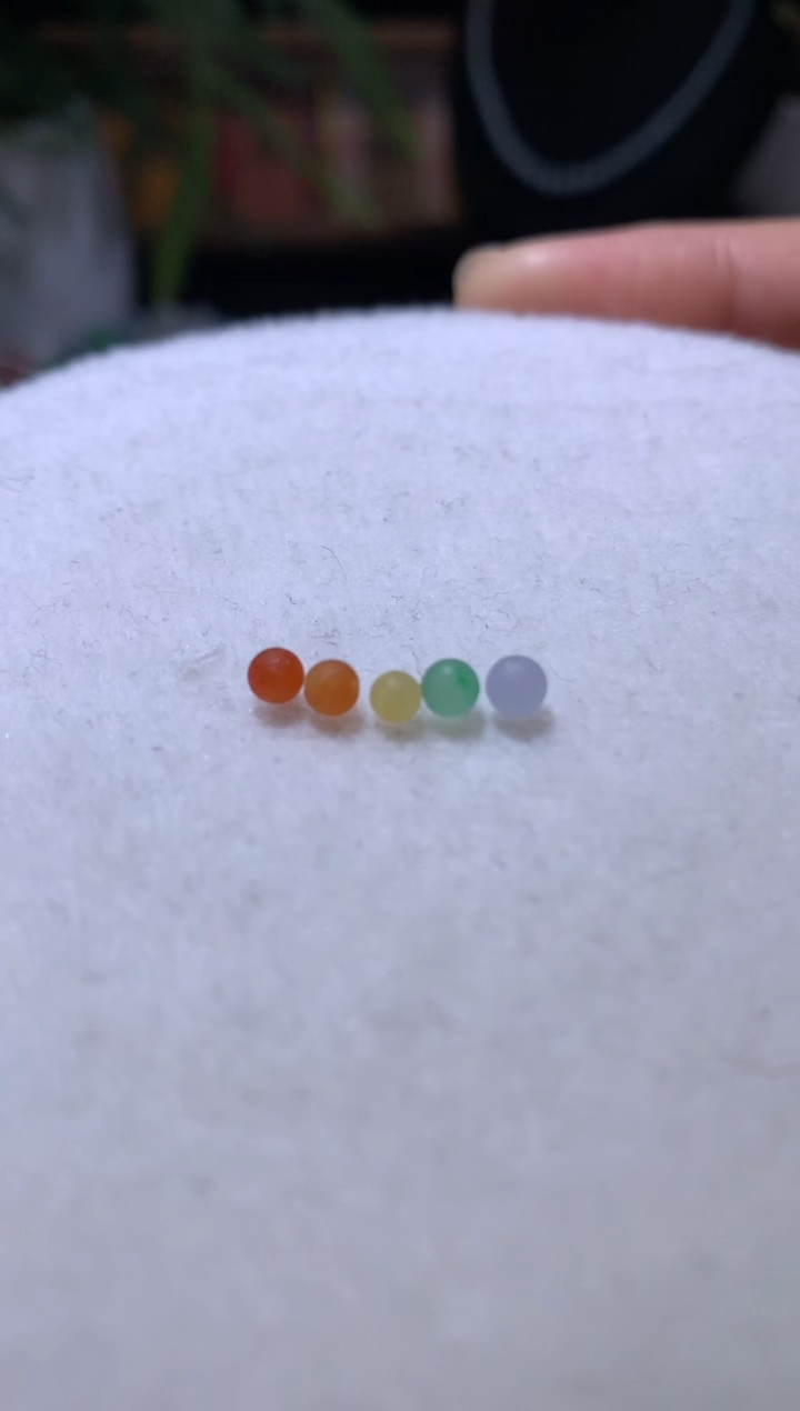 【闪购商品】定制翡翠未镶嵌五颗珠子298+30