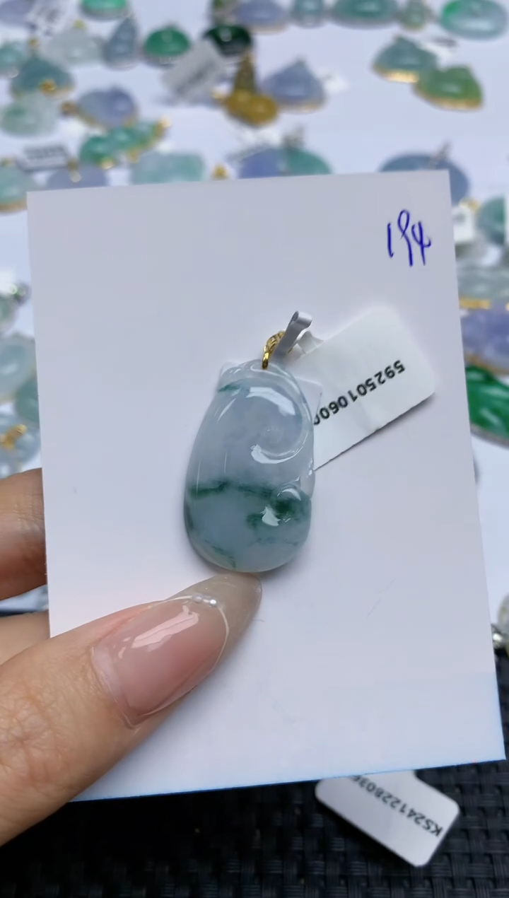 【闪购商品】翡翠颈饰18K金镶嵌天然翡翠A货