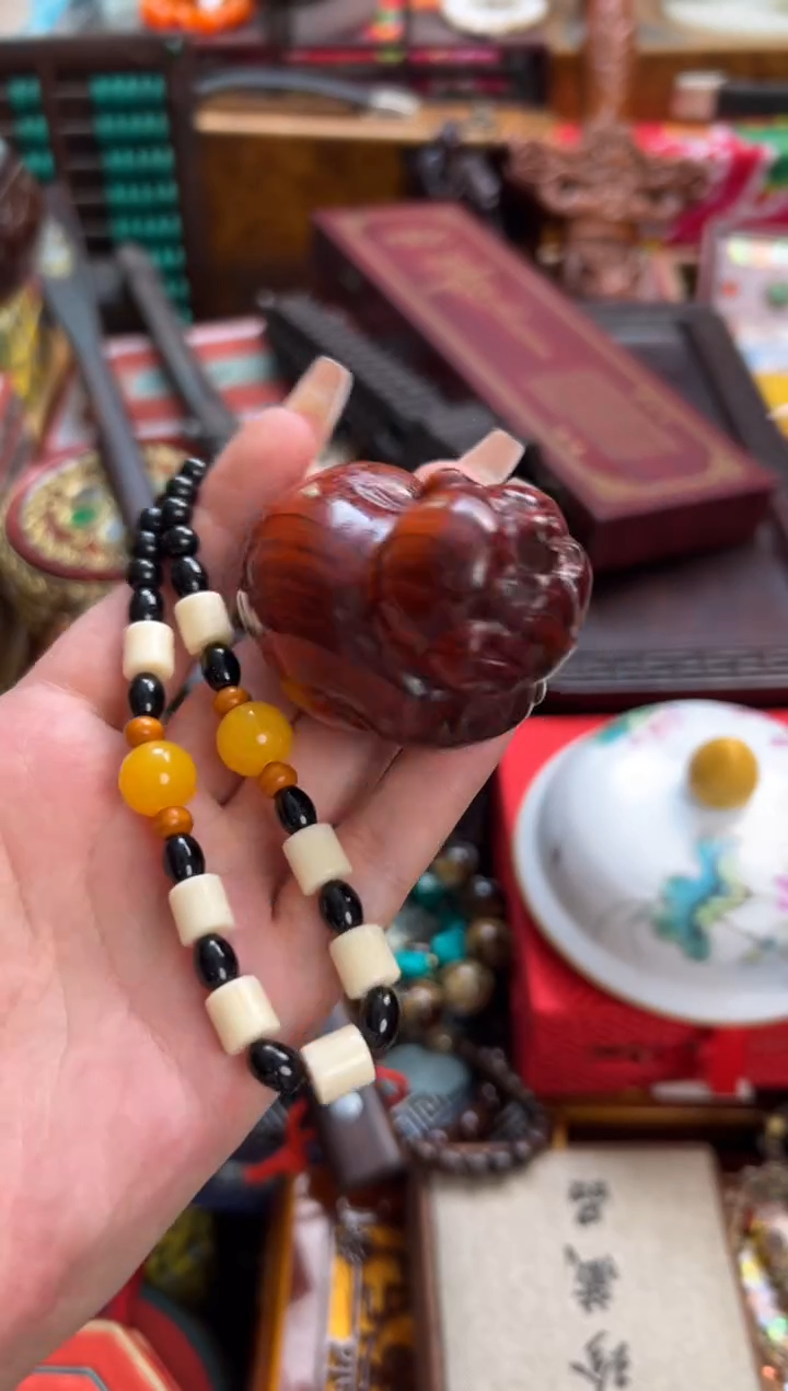 檀香紫檀（小叶紫檀）--------瓷---------猪把件