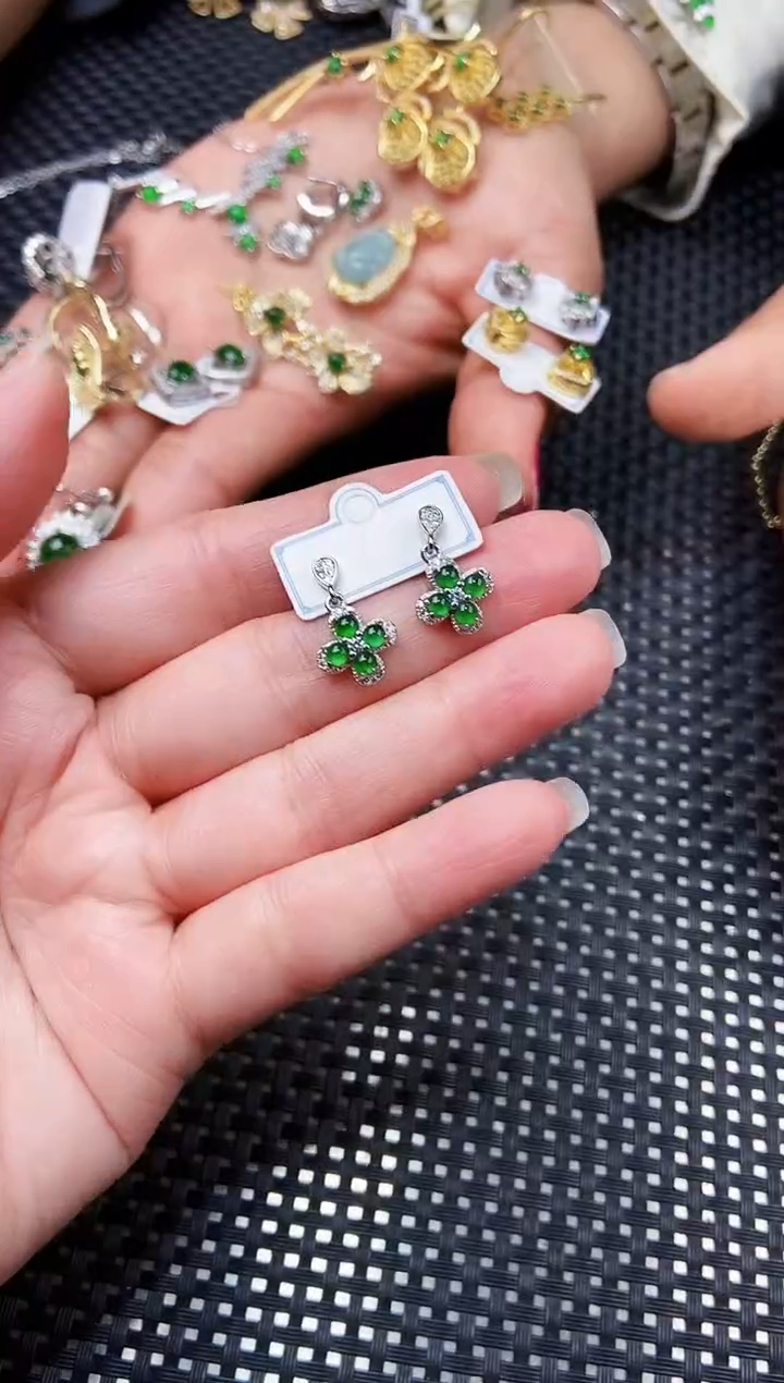 【闪购商品】翡翠耳饰未镶嵌11111111