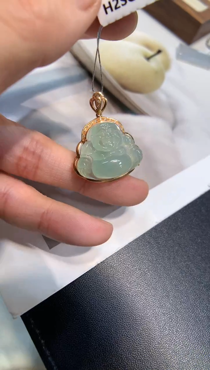 颈饰18K金镶嵌翡翠佛公
