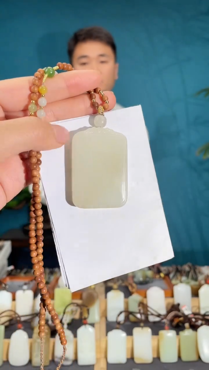 颈饰未镶嵌和田玉1