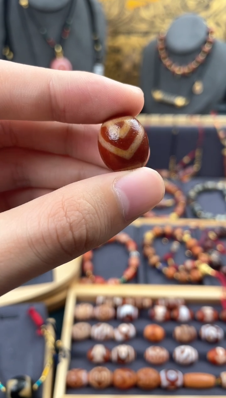 【闪购商品】玛瑙/玉髓颈饰未镶嵌美泓红肉一眼双靠山单珠