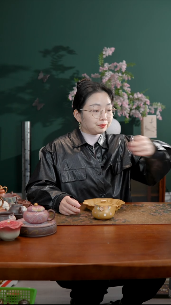 茶壶紫砂黄金段花花手抓壶
